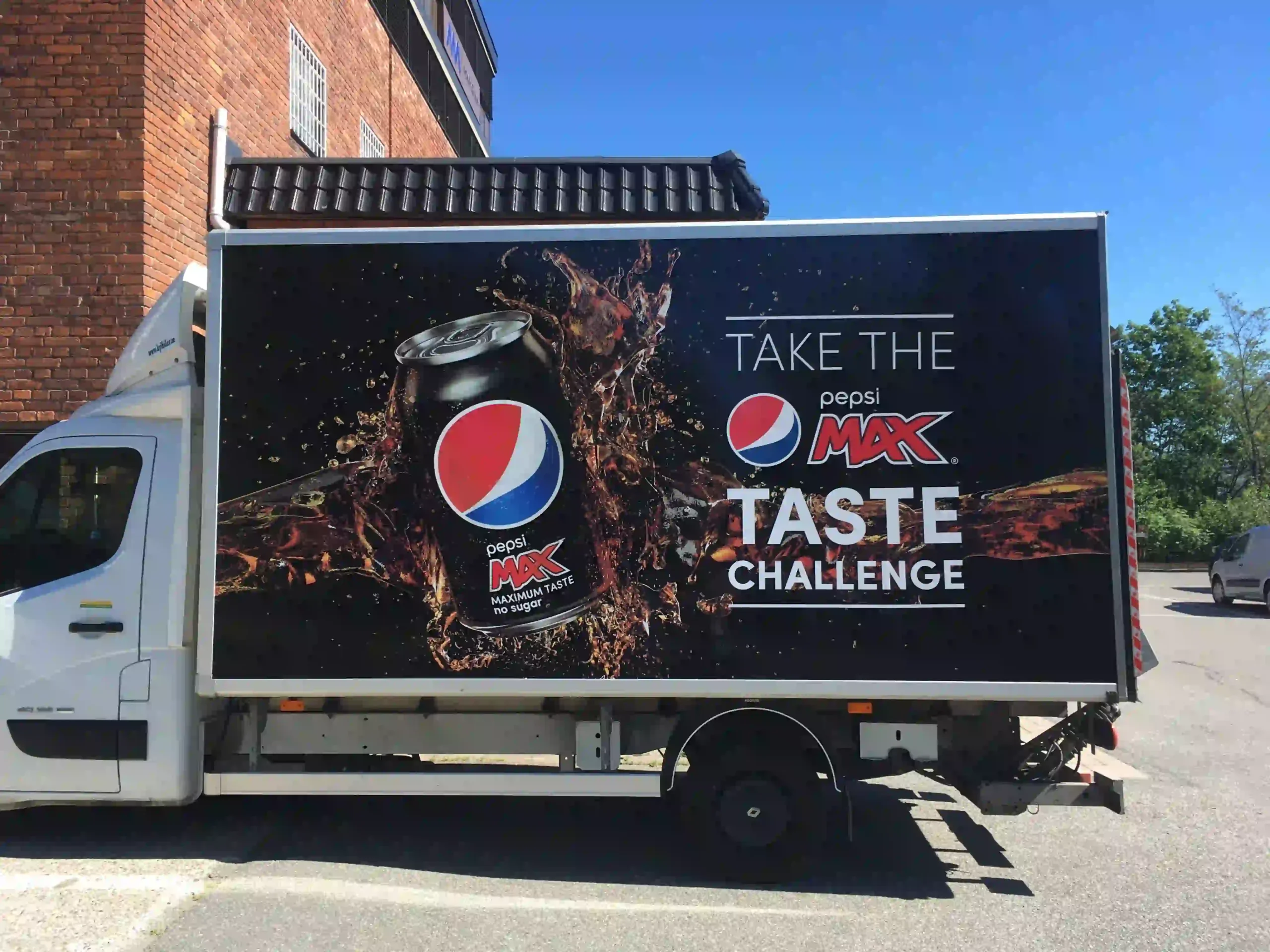 Fordonsdekoration för släp för Pepsi av Signworks