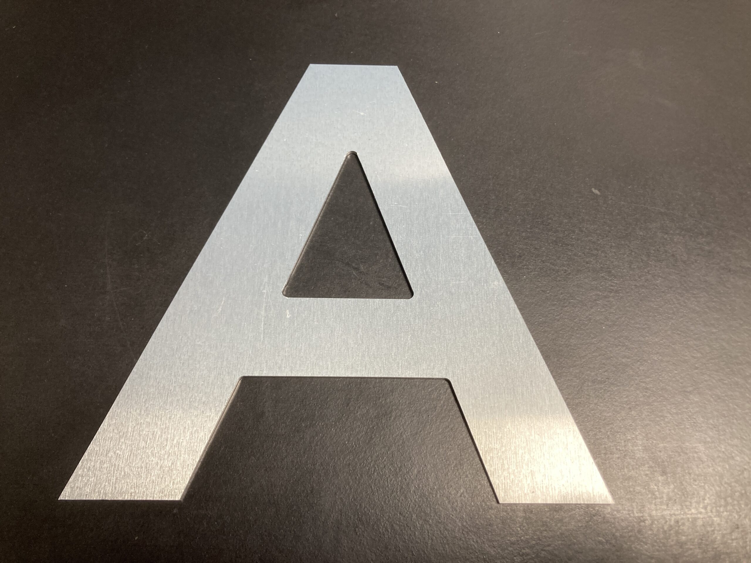 Metallskylt fasadbokstav A i aluminium