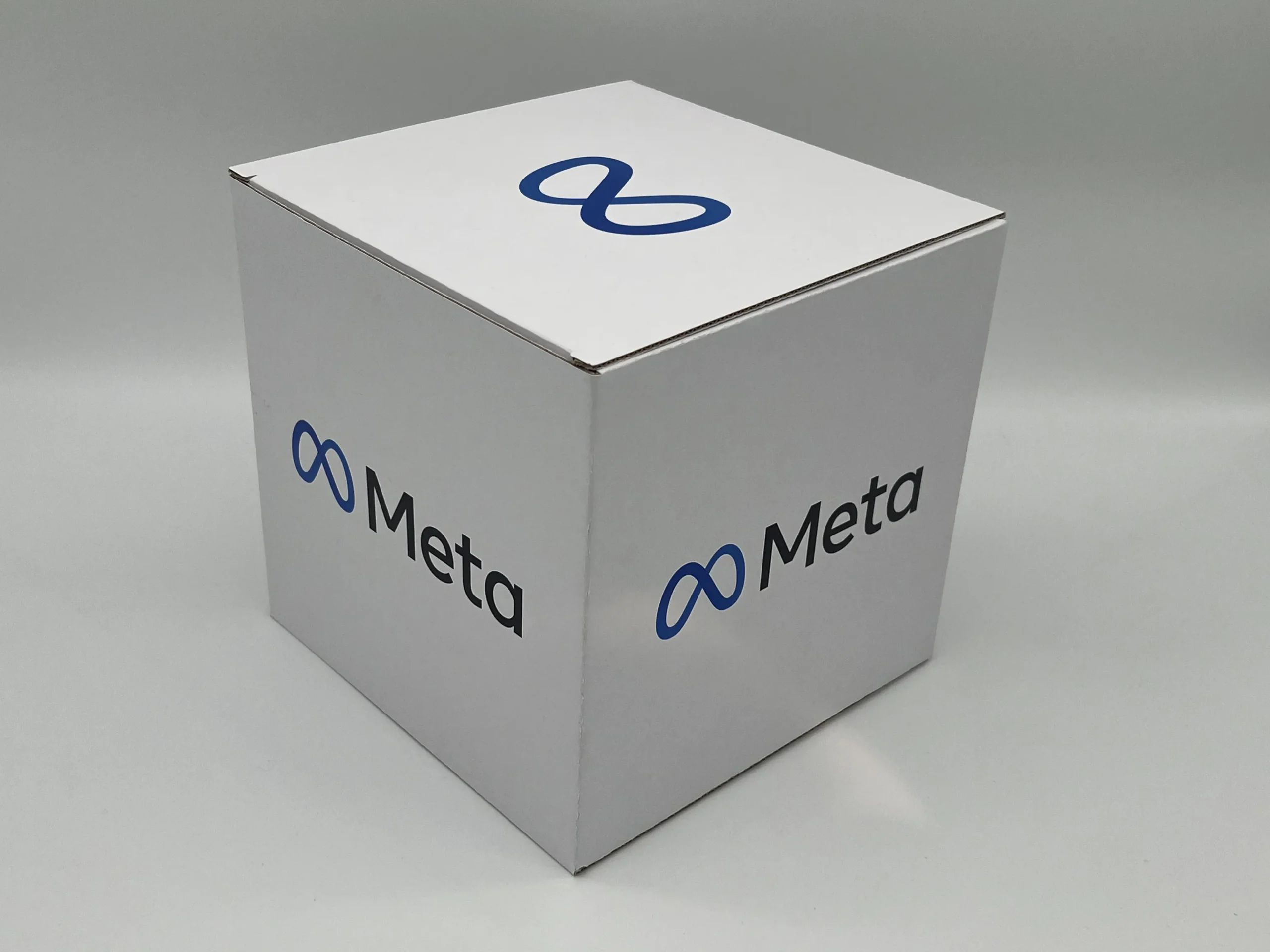 Produktlåda Meta av Signworks