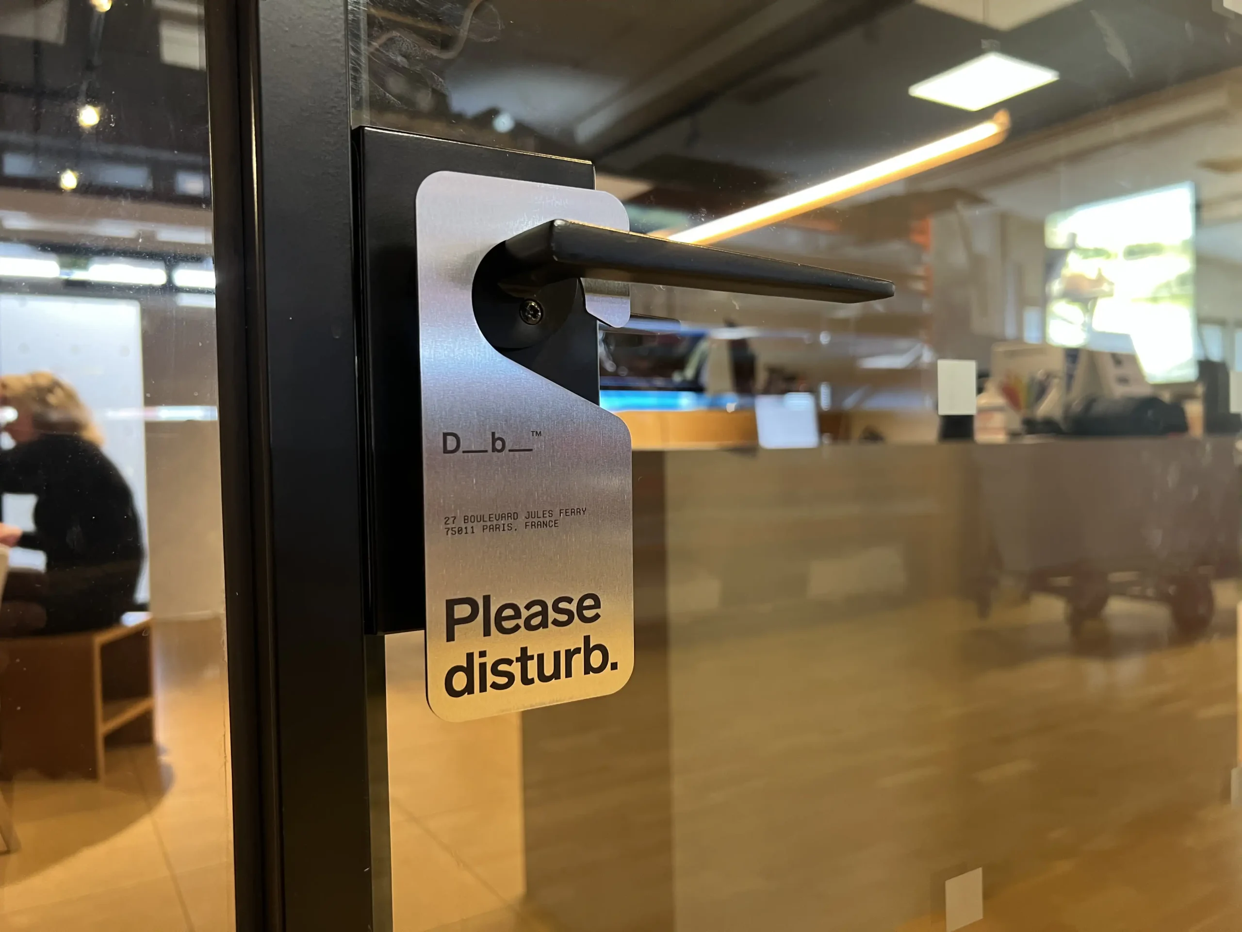 Dörrhängare med skräddarsydd design och tryck