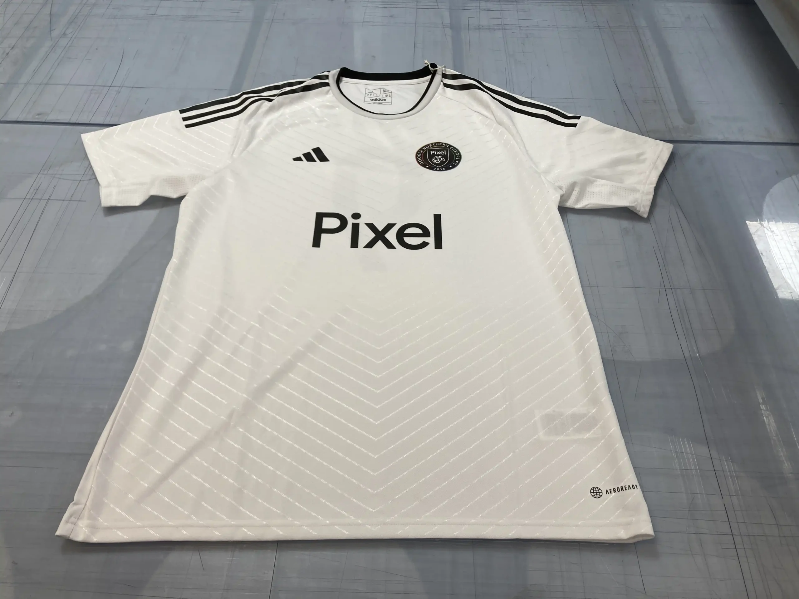 Profilkläder fotbollströja med skräddarsytt tryck