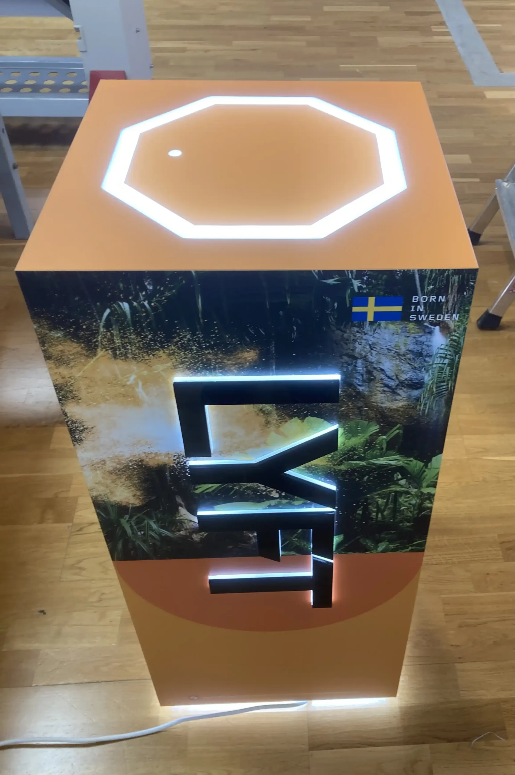 Lyft podie av Signworks